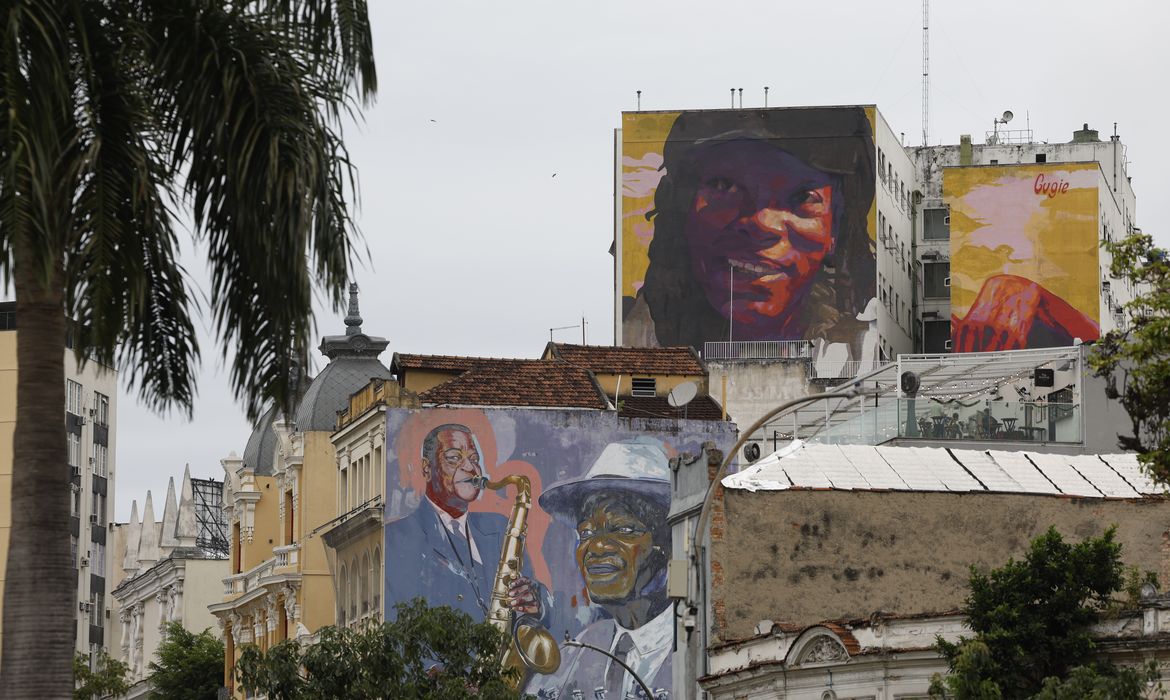 Milton Nascimento ganha mural de 300 m² no Rio de Janeiro