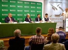 Ministro assina contrato para compra de vacina da dengue do Butantan