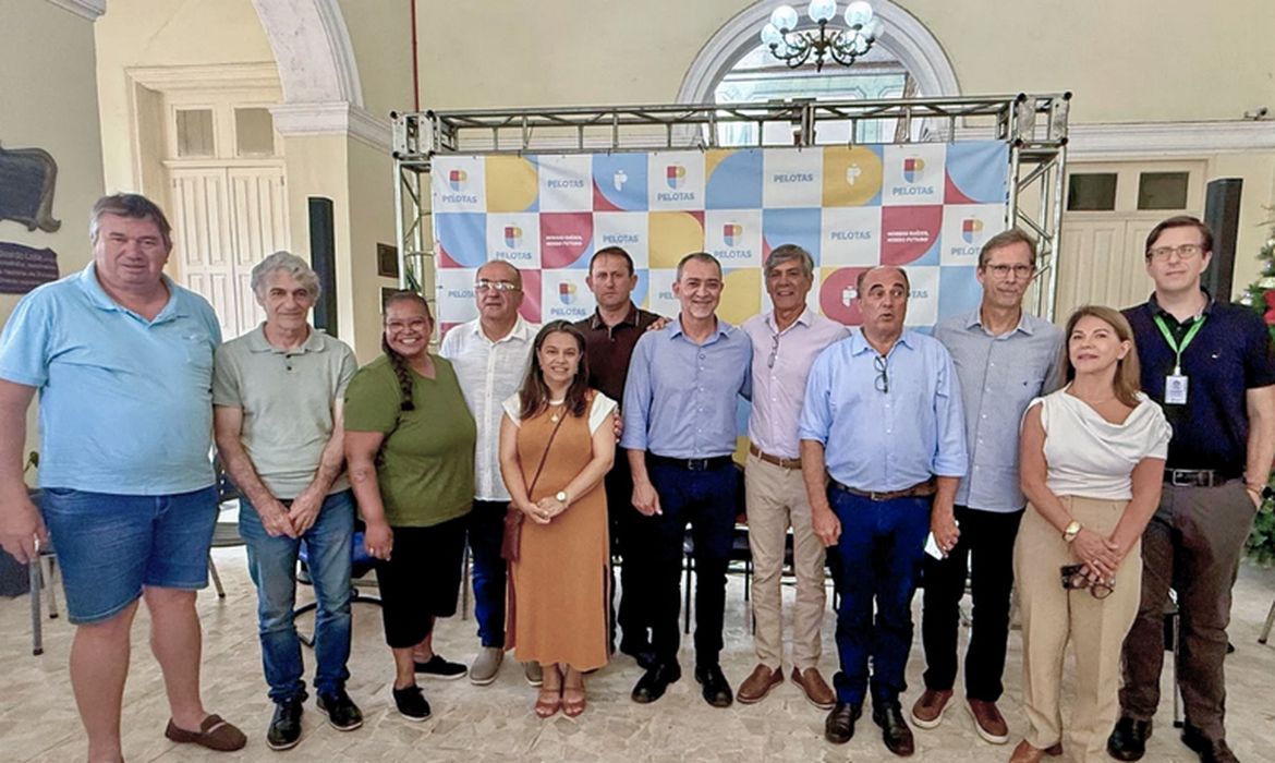 Governo federal compra R$ 4 milhões em suco de pêssego do RS