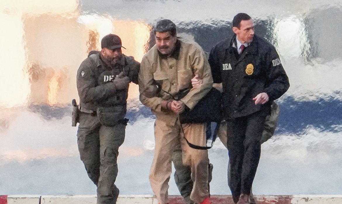 Após sequestro, Maduro e esposa são levados para Corte em Nova York