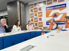 O desassoreamento &eacute; a remo&ccedil;&atilde;o de sedimentos (areia, lodo, terra, lixo) do fundo do rio para restaurar sua profundidade