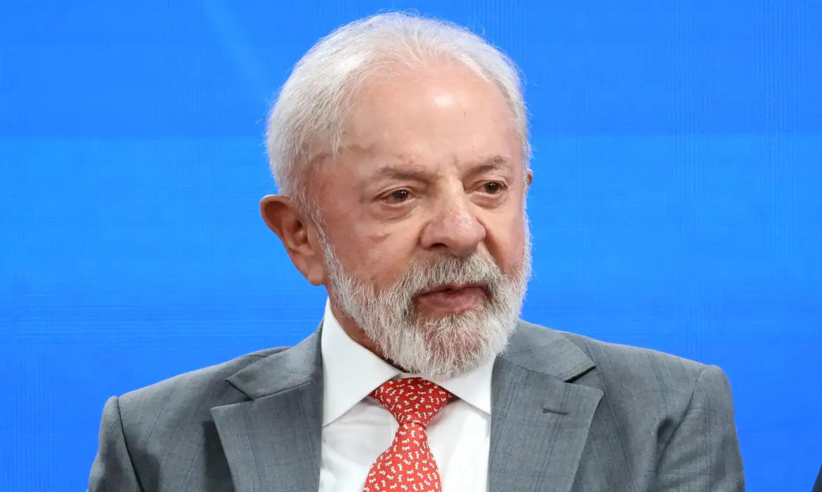 Lula reúne STF, BC, PF e Receita para debater combate ao crime 
