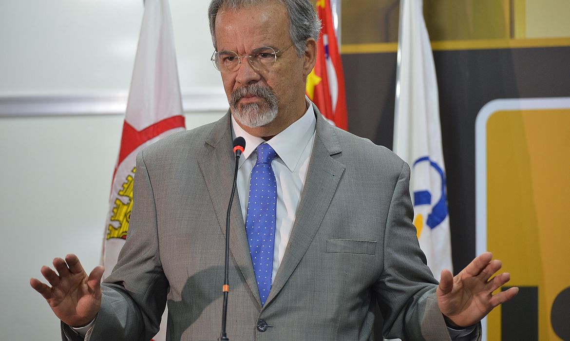 Políticos de todas tendências homenageiam Raul Jungmann