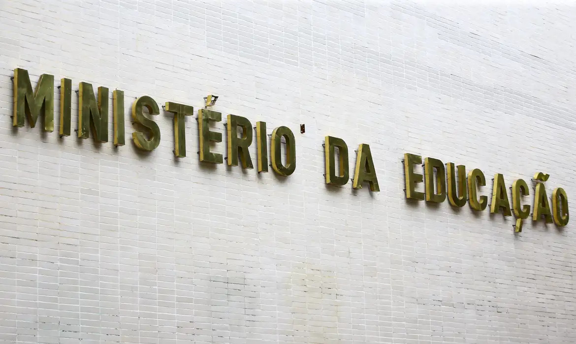 Governo recompõe orçamento para educação e ciência 