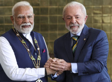 Lula e primeiro-ministro da &Iacute;ndia debatem amplia&ccedil;&atilde;o de parcerias