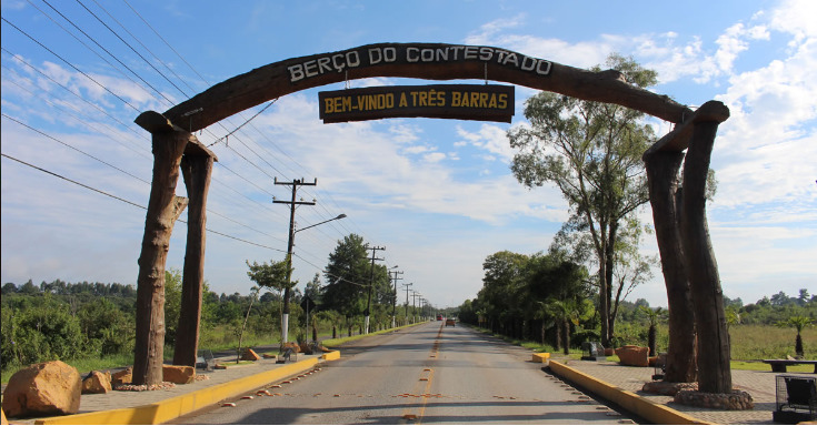 Parab&eacute;ns Tr&ecirc;s Barras pelos seus 65 anos.