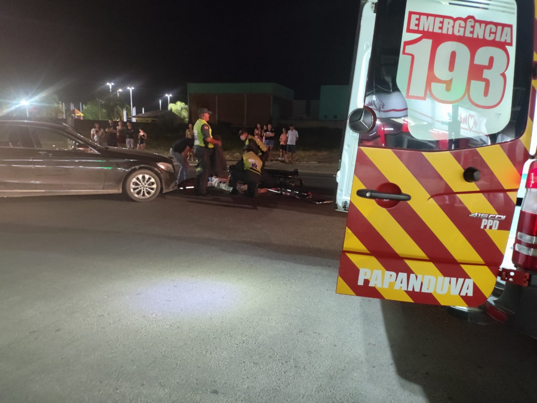 Jovem de 20 anos foi encaminhado ao hospital ap&oacute;s colis&atilde;o no Centro