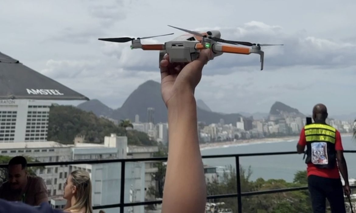Vídeos de drones despertam interesse de turistas por favelas do Rio