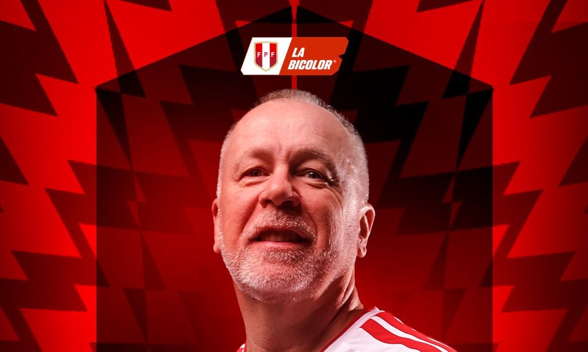 Mano Menezes assume comando técnico da seleção do Peru por 4 anos