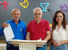 Contrato foi assinado pelo representante da SP Po&ccedil;os Artesianos, Es&iacute;dio, pelo gerente do Samasa, Em&iacute;lio Gazaniga Neto, e pela prefeita Ana Claudia Quege