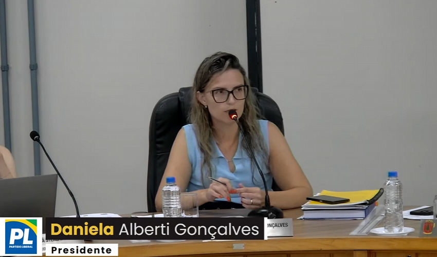 Daniela Alberti Gonçalves assume presidência da Câmara de Vereadores de Três Barras.