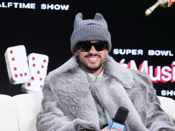 Bad Bunny, vencedor do Grammy e cr&iacute;tico de Trump, canta no Super Bowl
