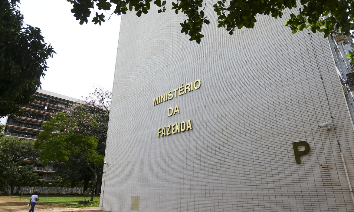 Brasil capta US$ 4,5 bilhões em títulos no mercado internacional