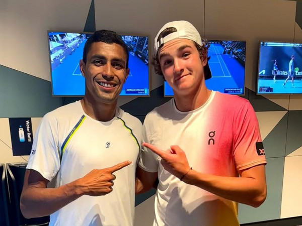 Duelo entre Jo&atilde;o Fonseca e Thiago Monteiro agita noite do Rio Open