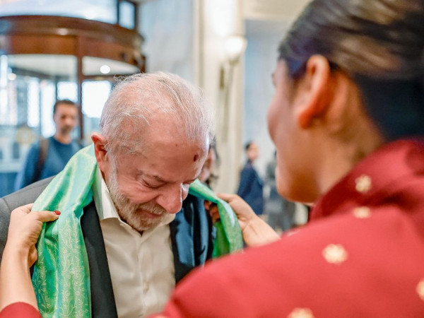 Lula chega &agrave;&nbsp;&Iacute;ndia e primeiro compromisso &eacute; c&uacute;pula sobre IA