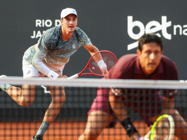 Jo&atilde;o Fonseca e Marcelo Melo avan&ccedil;am para semifinal do Rio Open