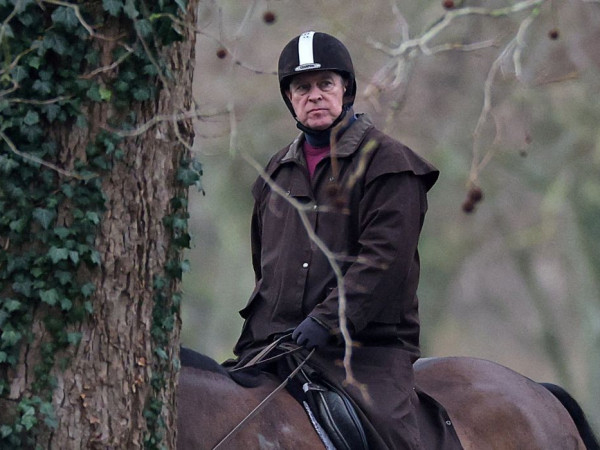 Caso Epstein: ex-pr&iacute;ncipe Andrew &eacute; detido por suspeitas de m&aacute; conduta