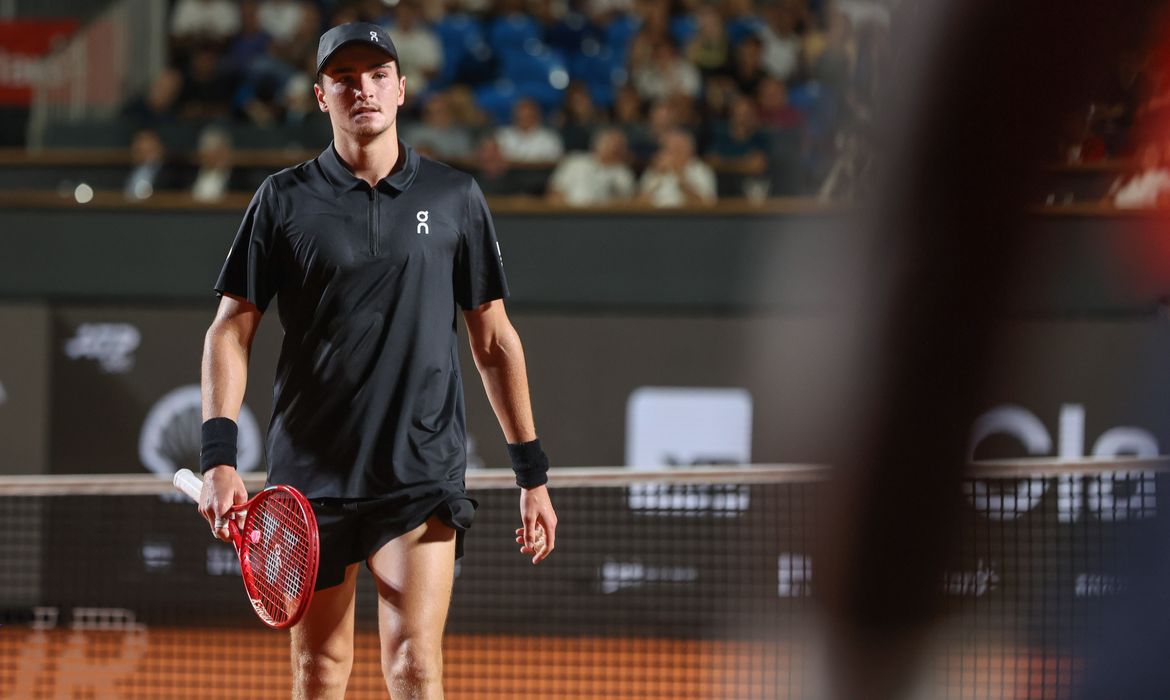 Rio Open: João Fonseca mira final nas duplas após queda em simples