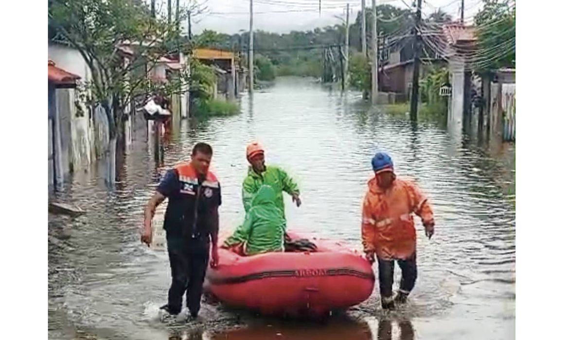 Litoral de São Paulo está em alerta de grande perigo para chuvas  