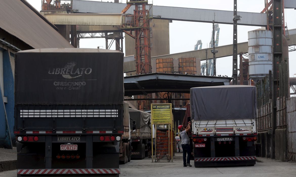 Senado aprova PEC sobre locais de descanso de motoristas profissionais