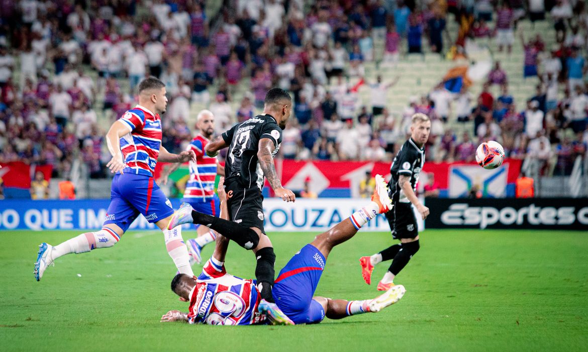 Fim de semana tem Clássico-Rei e semifinais do Baiano na TV Brasil