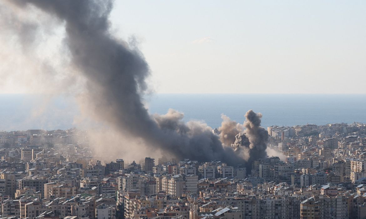 Nenhum brasileiro pediu ajuda para deixar o Irã, diz embaixador