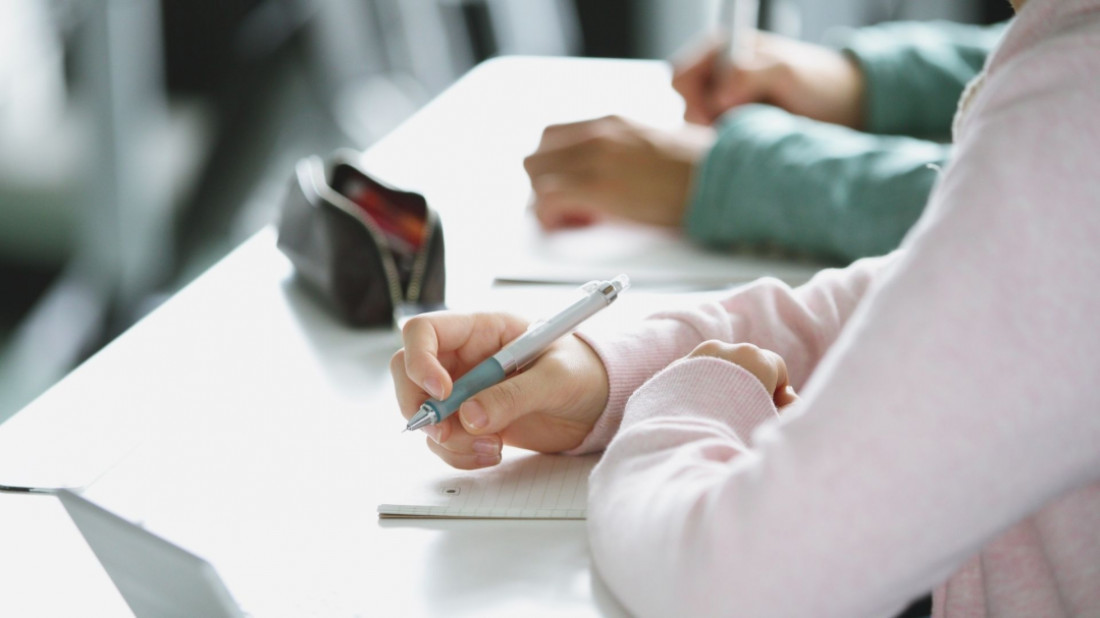 Ajuda ao analfabetismo