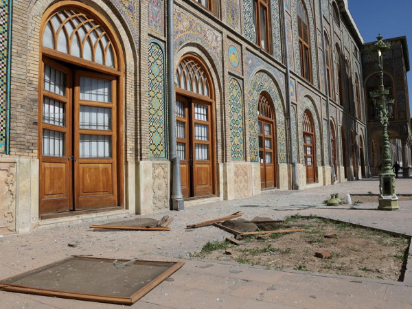Patrim&ocirc;nio Unesco, Pal&aacute;cio de Golestan em Teer&atilde; &eacute; danificado em ataque