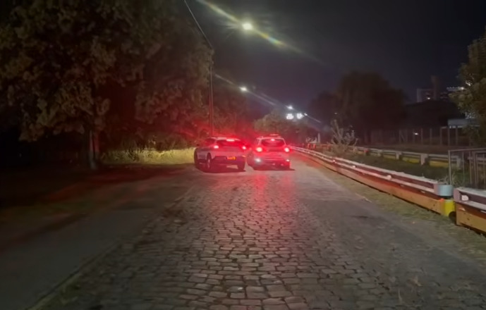 Condutor sem habilitação colocou pedestres e motoristas em risco durante fuga pelas vias centrais e resistiu à prisão após sofrer queda ao tentar escapar pela área da Prefeitura.