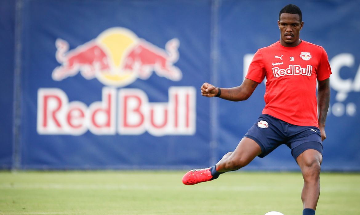 Gustavo Marques é suspenso por fala machista contra árbitra