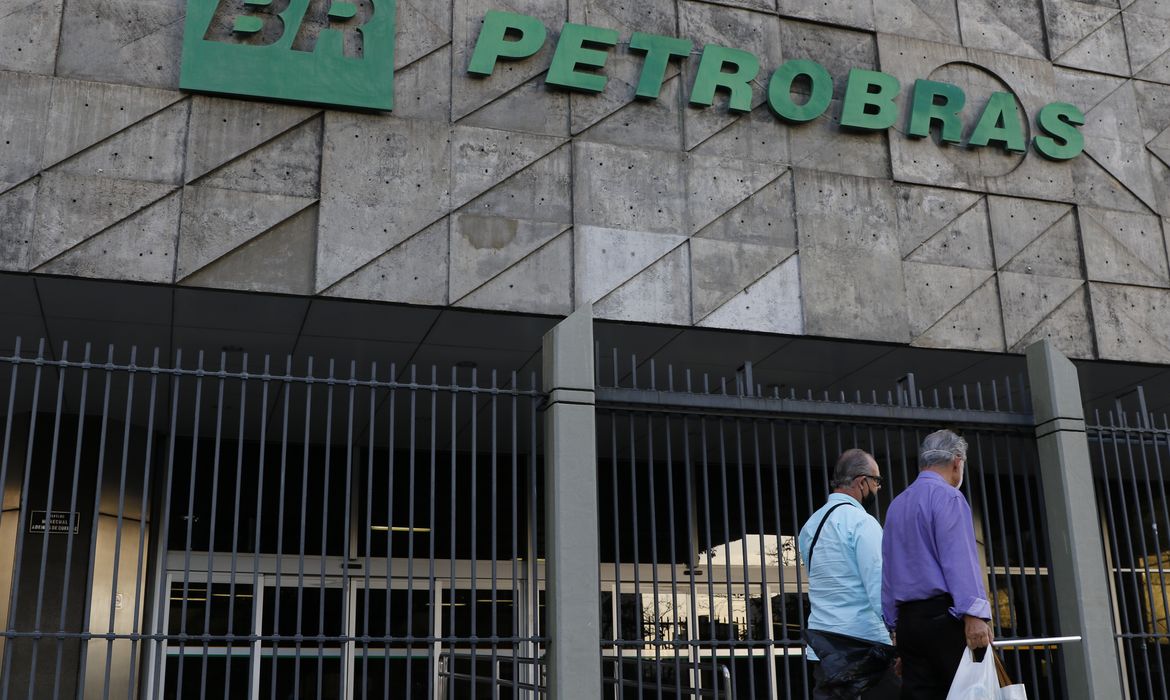 Petrobras registra lucro líquido de R$ 110,6 bilhões em 2025