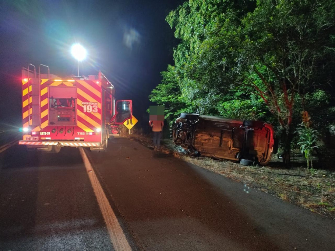 Acidente na BR-280 mobilizou equipes de resgate durante a madrugada e deixou v&iacute;tima encaminhada ao hospital.