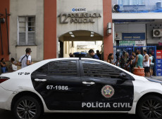 Adolescente envolvido em estupro coletivo no Rio se entrega &agrave; pol&iacute;cia