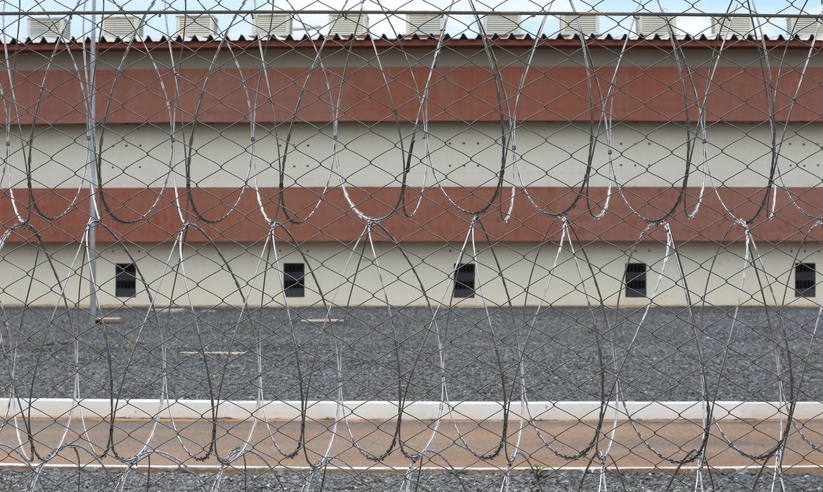 Vorcaro chega a Brasília em voo da PF e vai para presídio federal