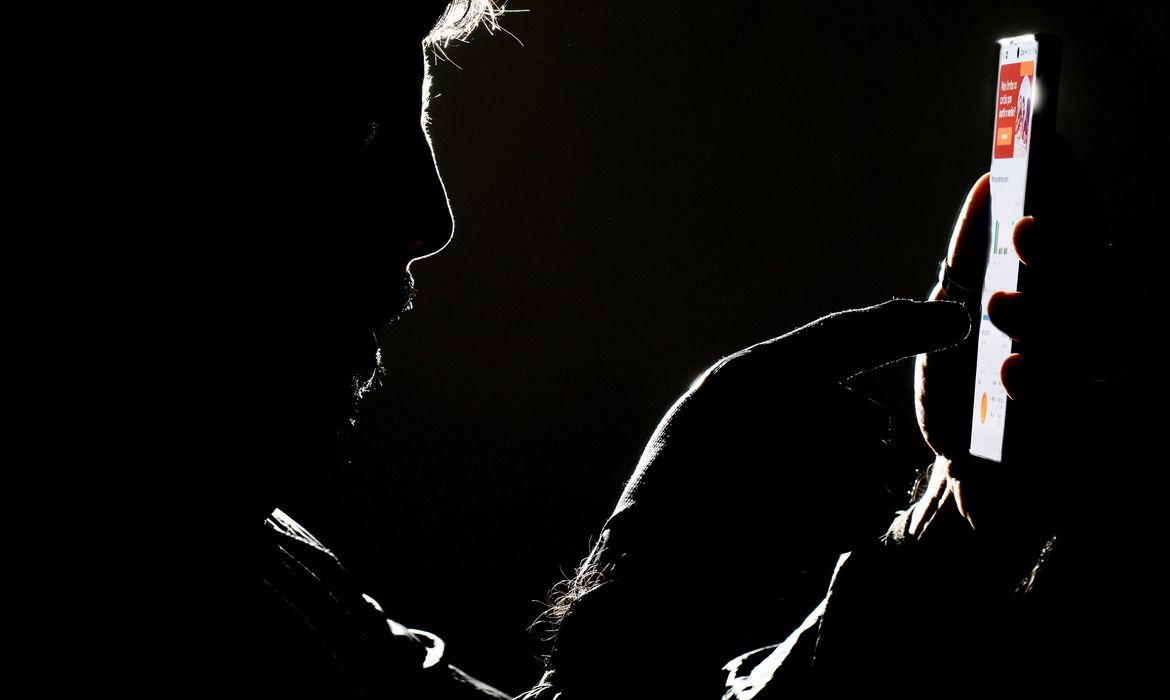 Conteúdos violentos contra a mulher viralizam na internet; saiba mais