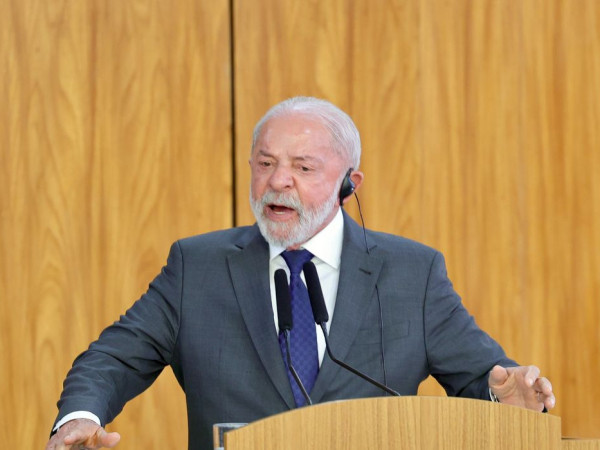 Lula cancela ida ao Chile e chanceler representar&aacute; Brasil em posse