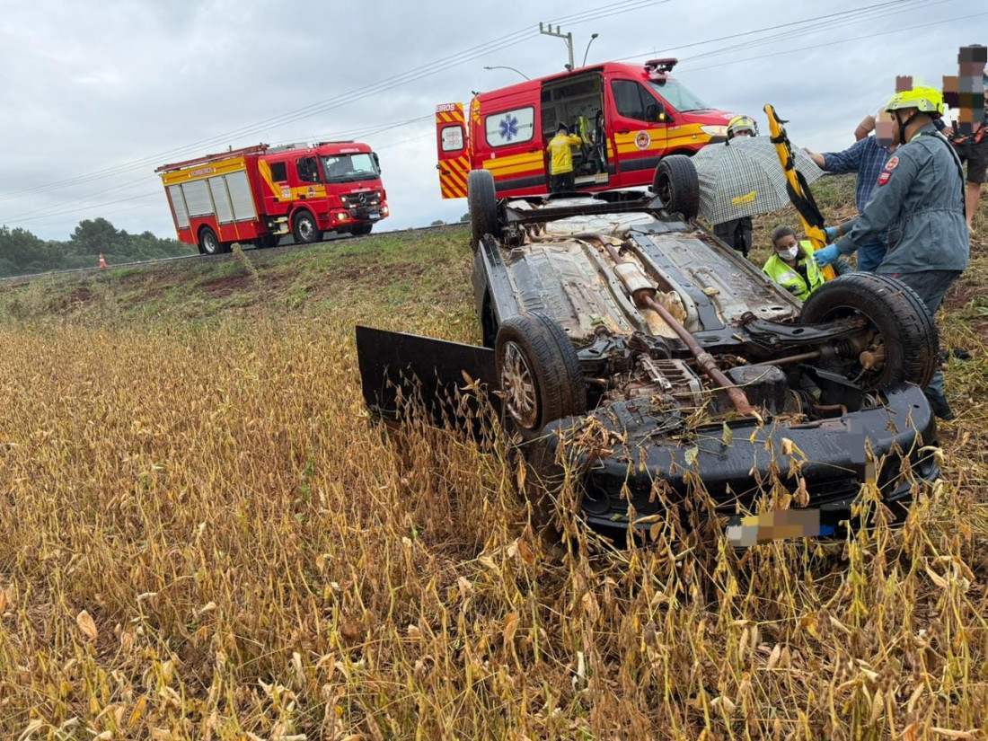 Acidente na SC-460 mobilizou bombeiros e deixou dois jovens feridos