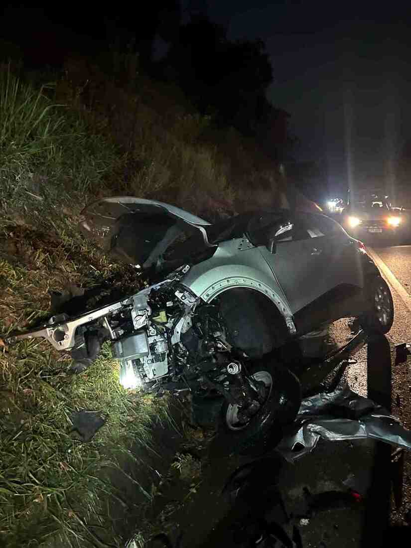 Passageira fica presa nas ferragens com m&uacute;ltiplas fraturas