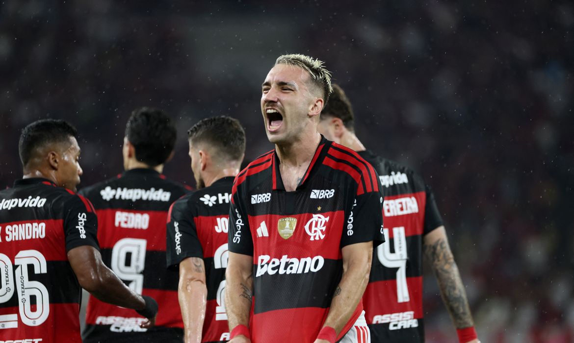 Flamengo derrota Remo por 3 a 0 e entra no G4 do Brasileiro