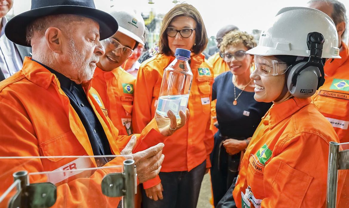 Lula defende criação de reserva estratégica de combustíveis