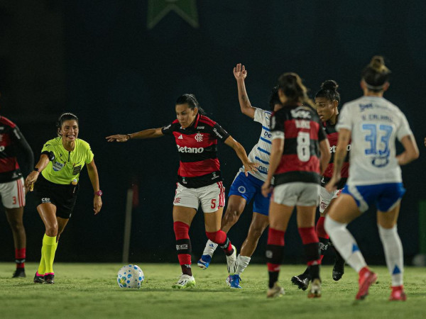 Flamengo e Cruzeiro empatam na abertura da 4&ordf; rodada do BR Feminino