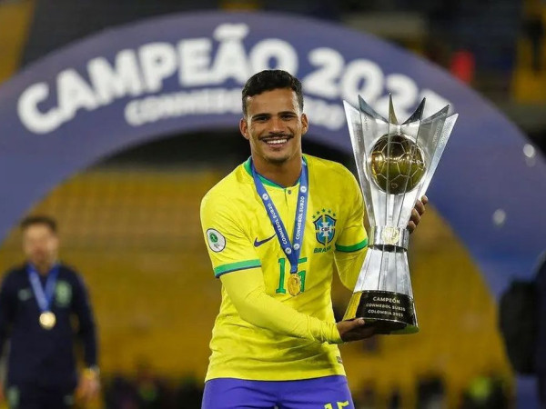 Lateral Kaiki &eacute; convocado para amistosos da sele&ccedil;&atilde;o brasileira