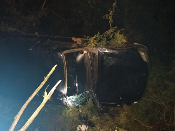 Acidente mobilizou equipes de resgate na noite de domingo
