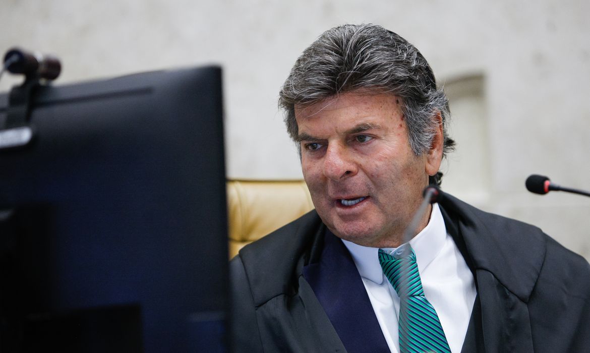 Fux vota pela prorrogação da CPMI do INSS; placar está 4 a 2 