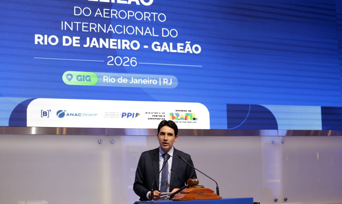 Expectativa é leiloar Aeroporto de Brasília em novembro, diz ministro