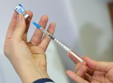 Vacina da gripe n&atilde;o aumenta risco da doen&ccedil;a, alerta minist&eacute;rio