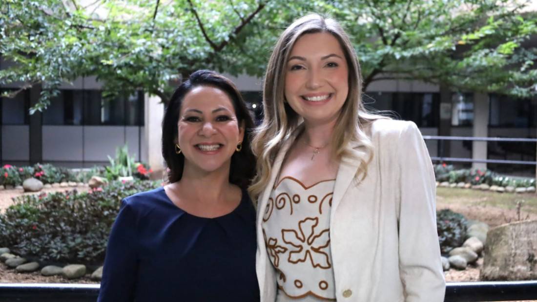 Zenilda Lemos e Juliana Maciel Hoppe