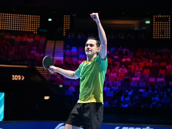 Calderano derrota franc&ecirc;s e fica a 2 vit&oacute;rias do bi na Copa do Mundo