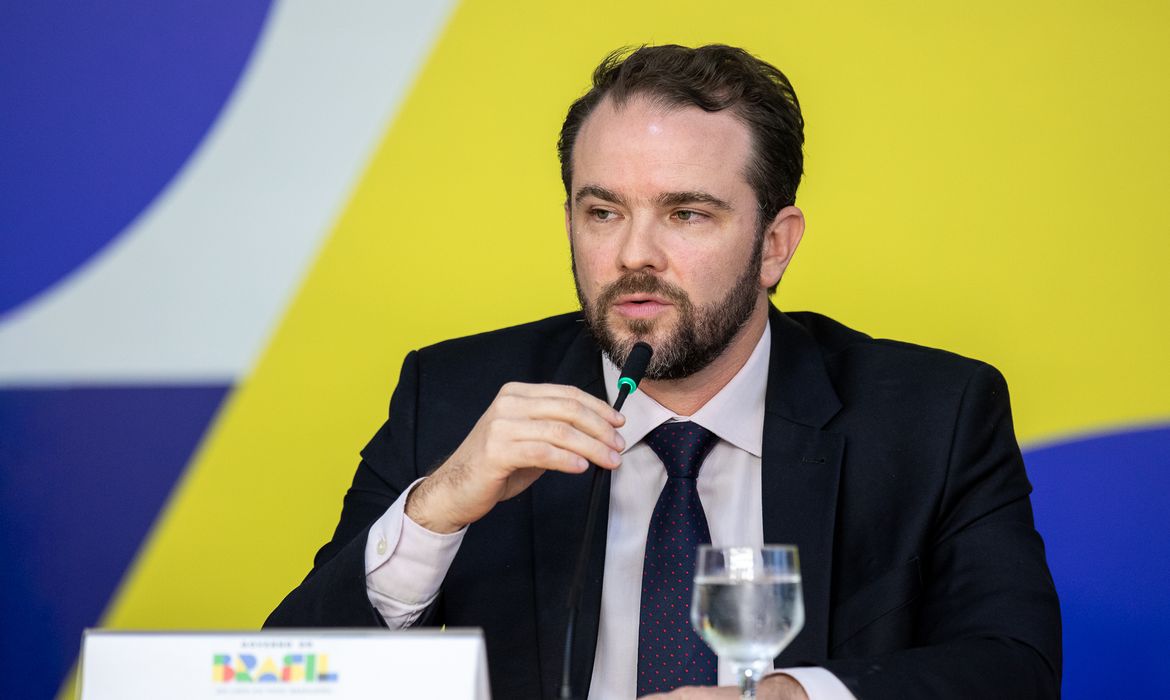 Proposta de subsídio ao diesel importado tem adesão de 25 estados