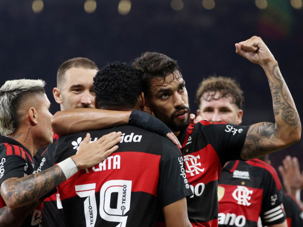 Flamengo reage e vence Santos de virada por 3 a 1 no Brasileir&atilde;o